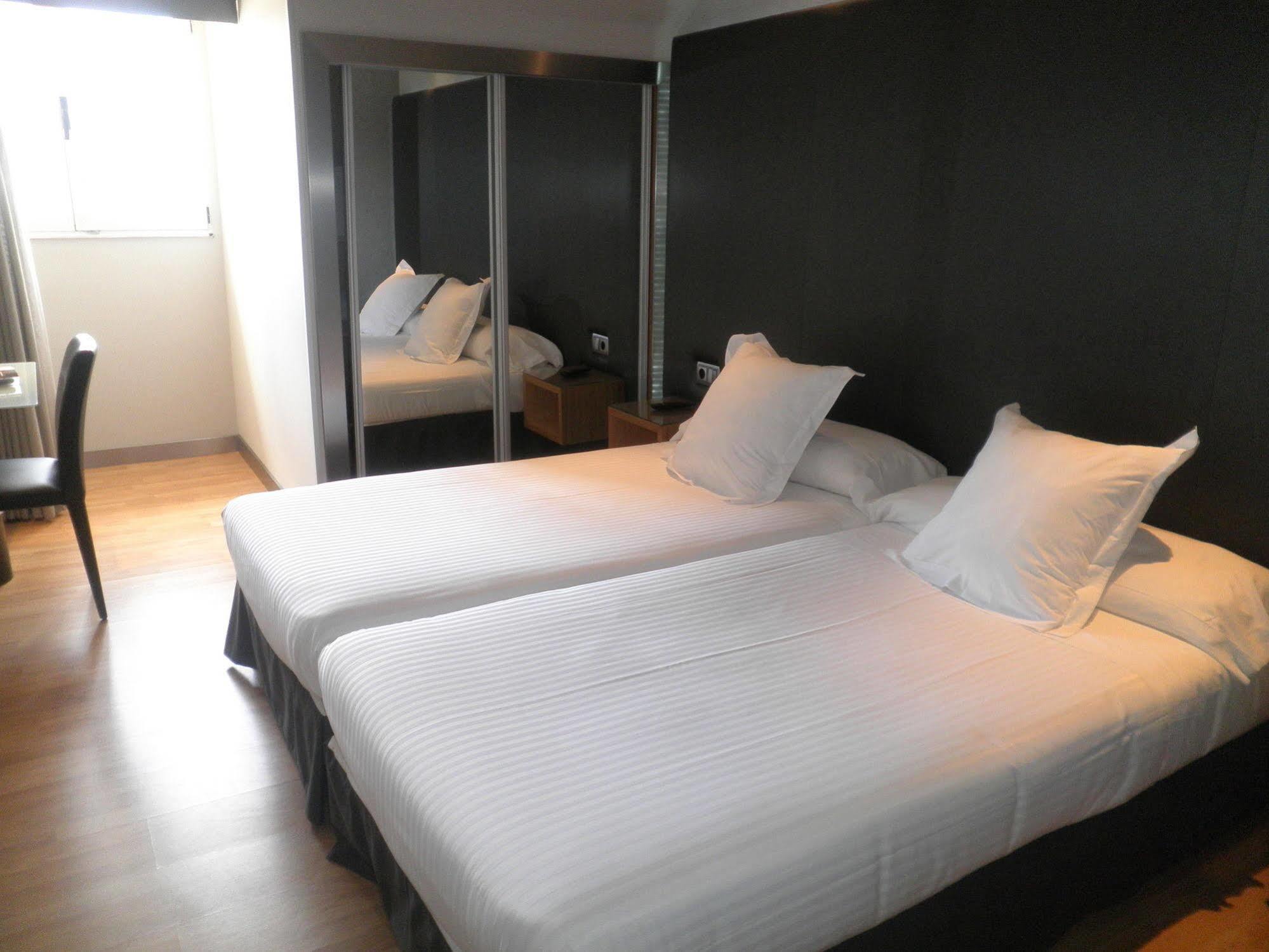 Hotel Chiqui Santander Exterior photo